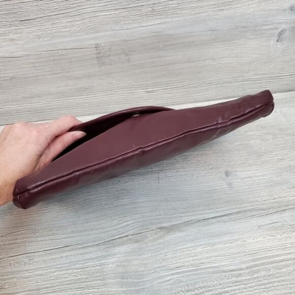 Vintage maroon envelope clutch wristlet made in Taiwan R.O.C - Picture 3 of 14